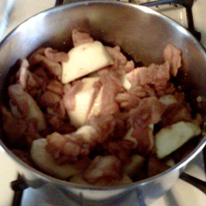 apple sauce in a pan